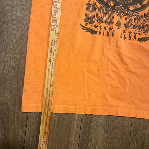 Hooters Biker club tee(SOLD OUT)

- great condition 
- size M - Picture 5 of 5
